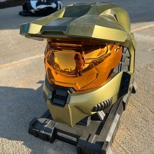 Halo 3 Legendary Edition Master Chief Helmet w/ Collector's Stand  + Cover